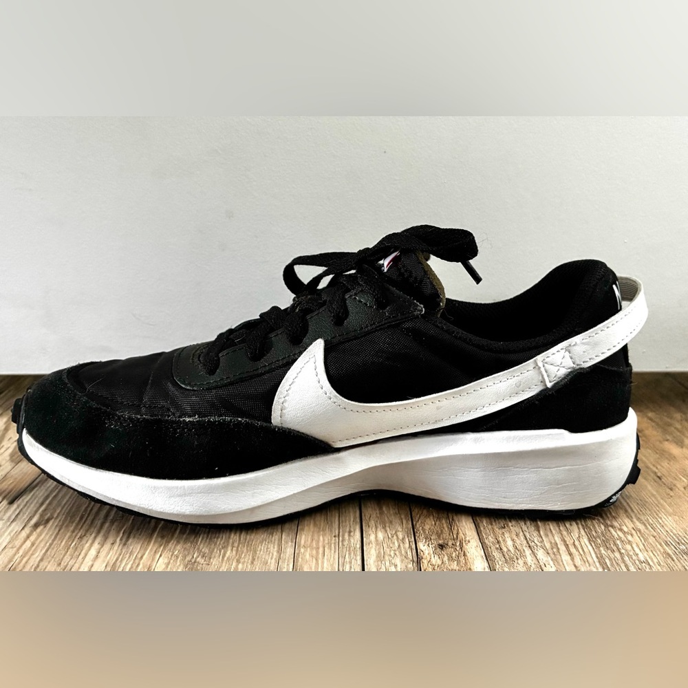 Nike Waffle Debut Sneakers Black and White Excellent Condition women’s Size 8.5 - Picture 3 of 6
